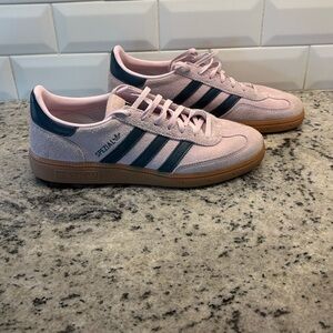 Adidas Pink Suede Spezial with navy Stripes size 9